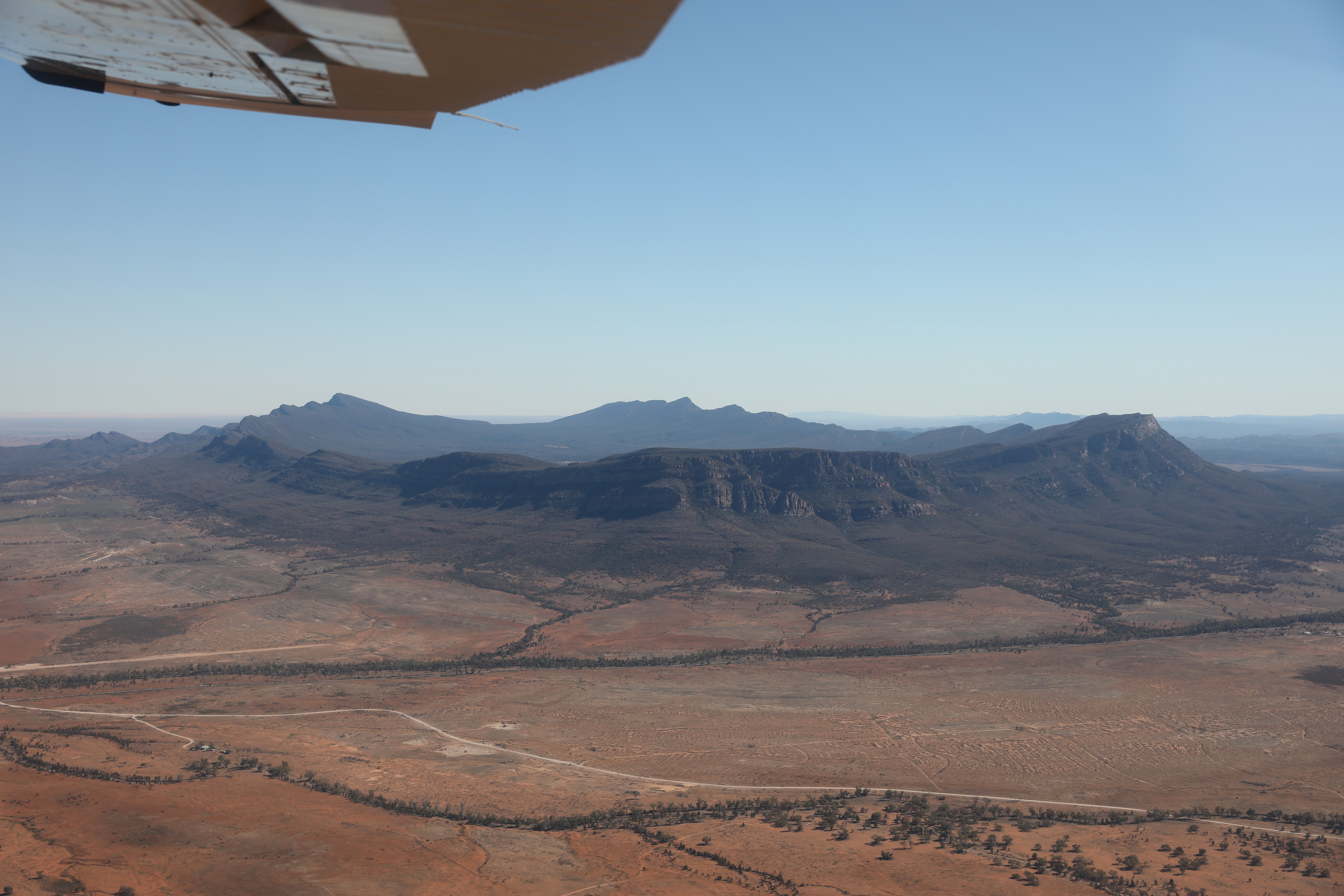 Rundflug über Wilpena Pound und Rückreise über Port Augusta und Port Pirie